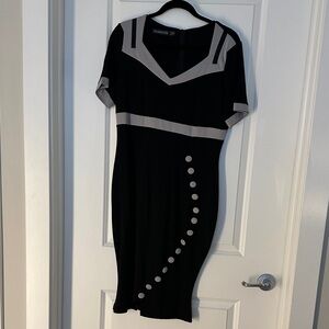 Homeyee Black and Gray Midi Dress